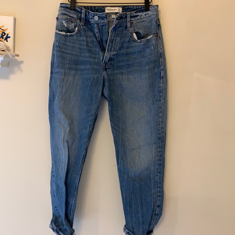 Abercrombie size 28 curve love jean